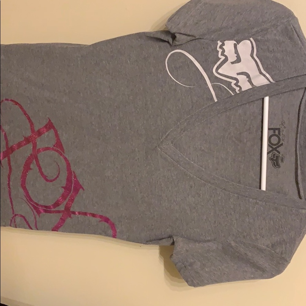 Fox V neck